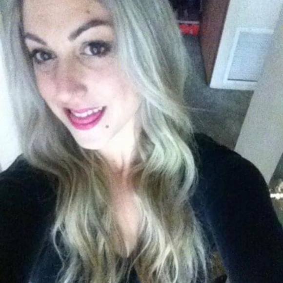 Meet your Posher, Eileen - Picture 1 of 1